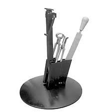 nc hoof stand with tool caddy