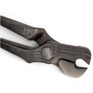 GE Creased Nail Puller Closeup